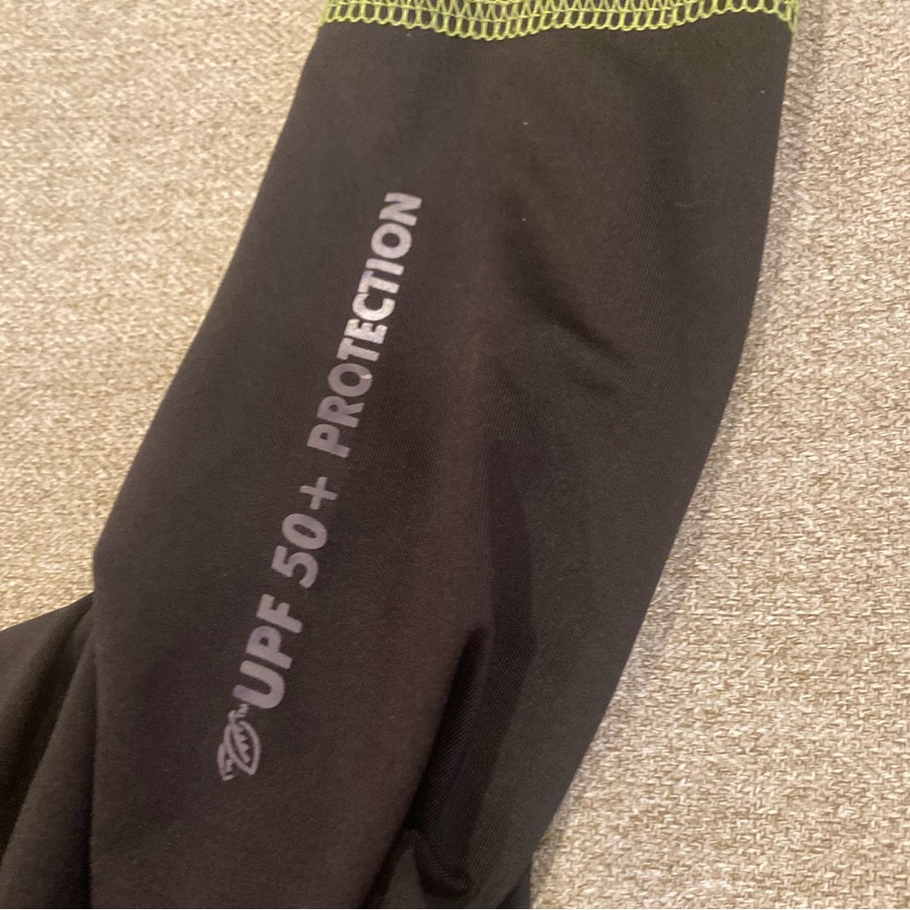 Women’s Rash Guard - Picture 5 of 6